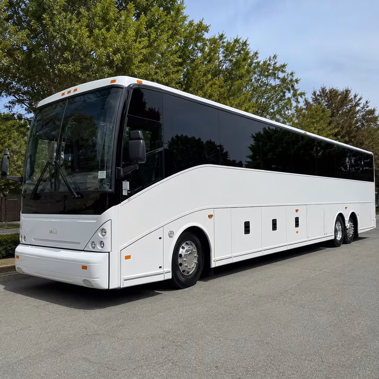 burbank employee shuttle buses for studio and production schedules