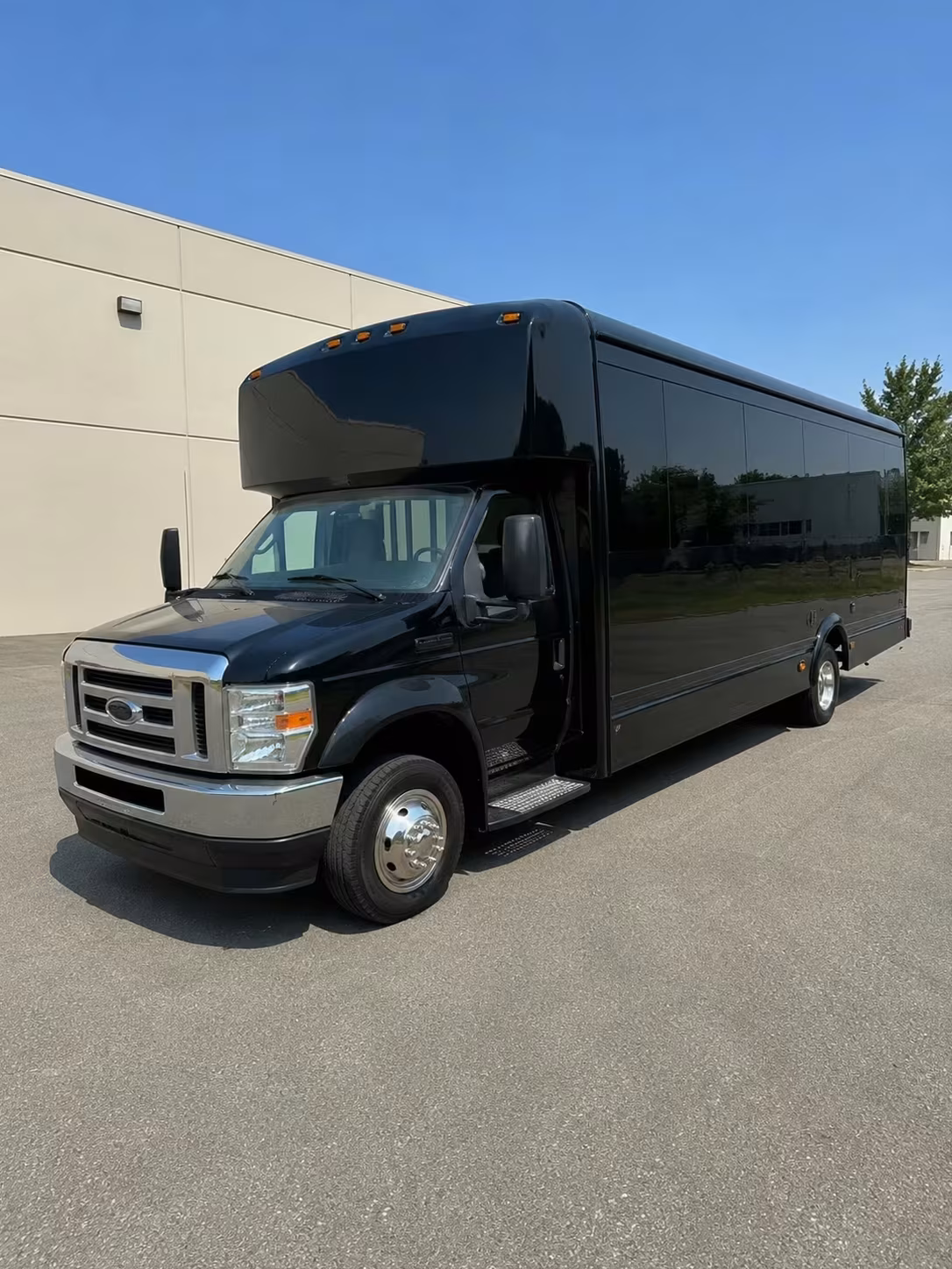 burbank party bus rentals for prom at the marriott and hilton