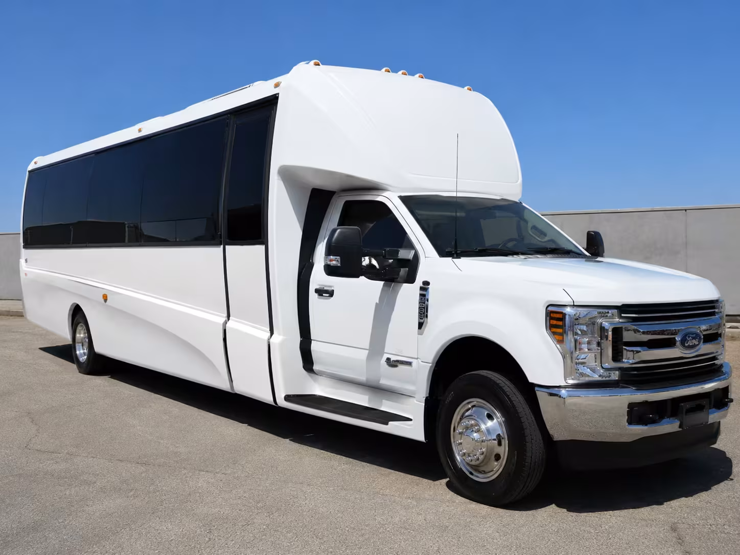 bus rentals for burbank concerts music festival