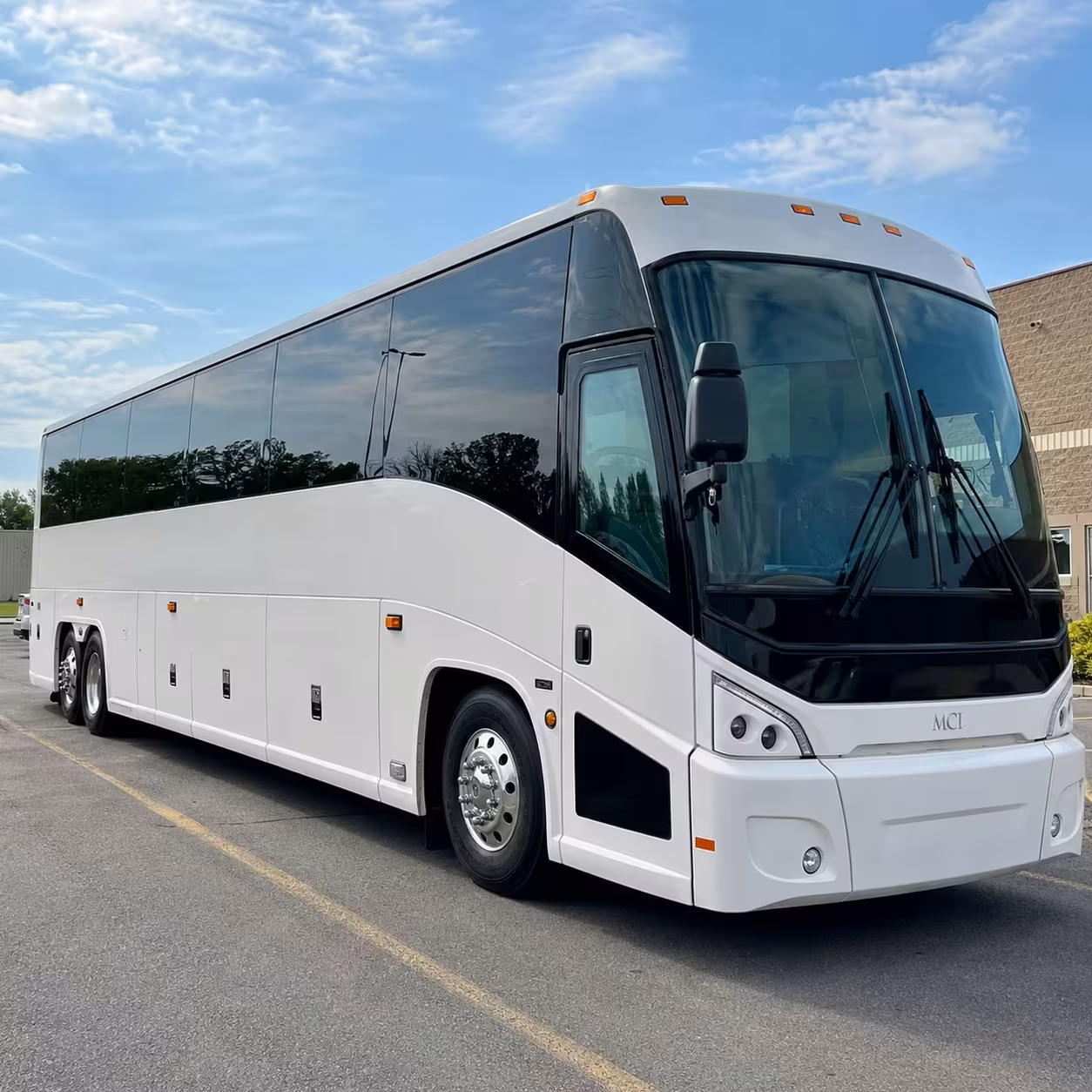 charter bus rentals for burbank film and tv production crews